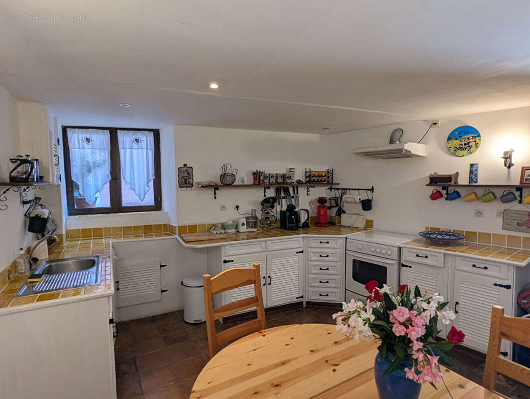 VILLECROZE, charmante maison de village de 100 m², 4 pièces et mezzanine - photo 6
