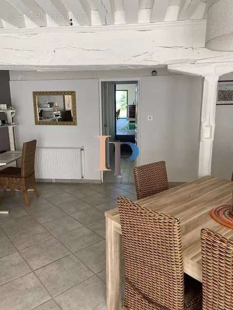 Maison à SAINT-CHRISTOPHE-EN-BRIONNAIS