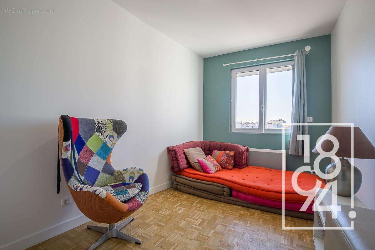 Appartement à MARSEILLE-4E