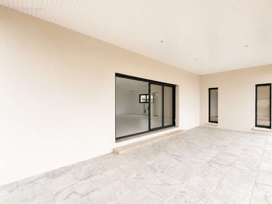 Plain-pied neuf sejour 4 ch double garage jardin - photo 7