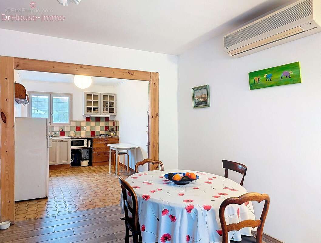Maison 110 m² à Saint-Seurin-De-Cursac  - photo 17
