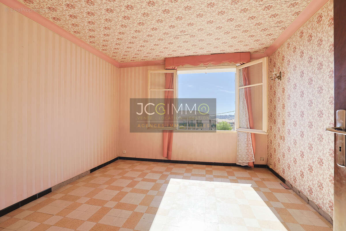 Maison à fort potentiel composée de 2 appartements - Bas Faron à Toulon - photo 19