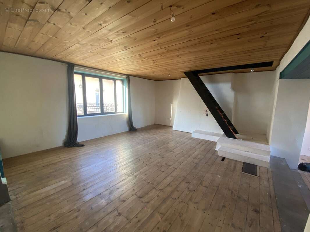 Maison à MONTAYRAL