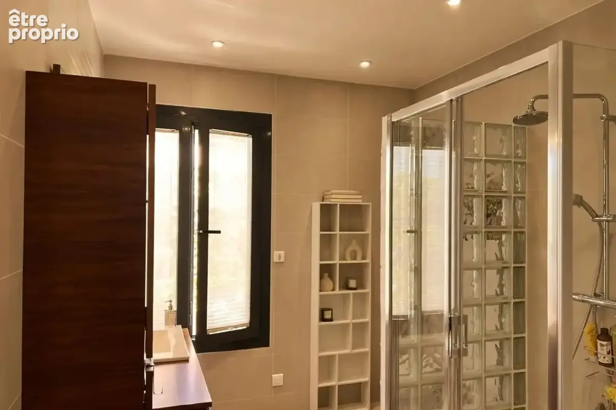 Maison 250 m² à Saint-Maur-Des-Fosses  - photo 10