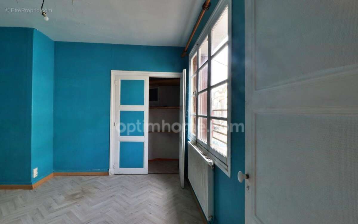Jonzac centre – Immeuble 145 m² à rénover – Entre Place du Marché et Mairie - photo 10
