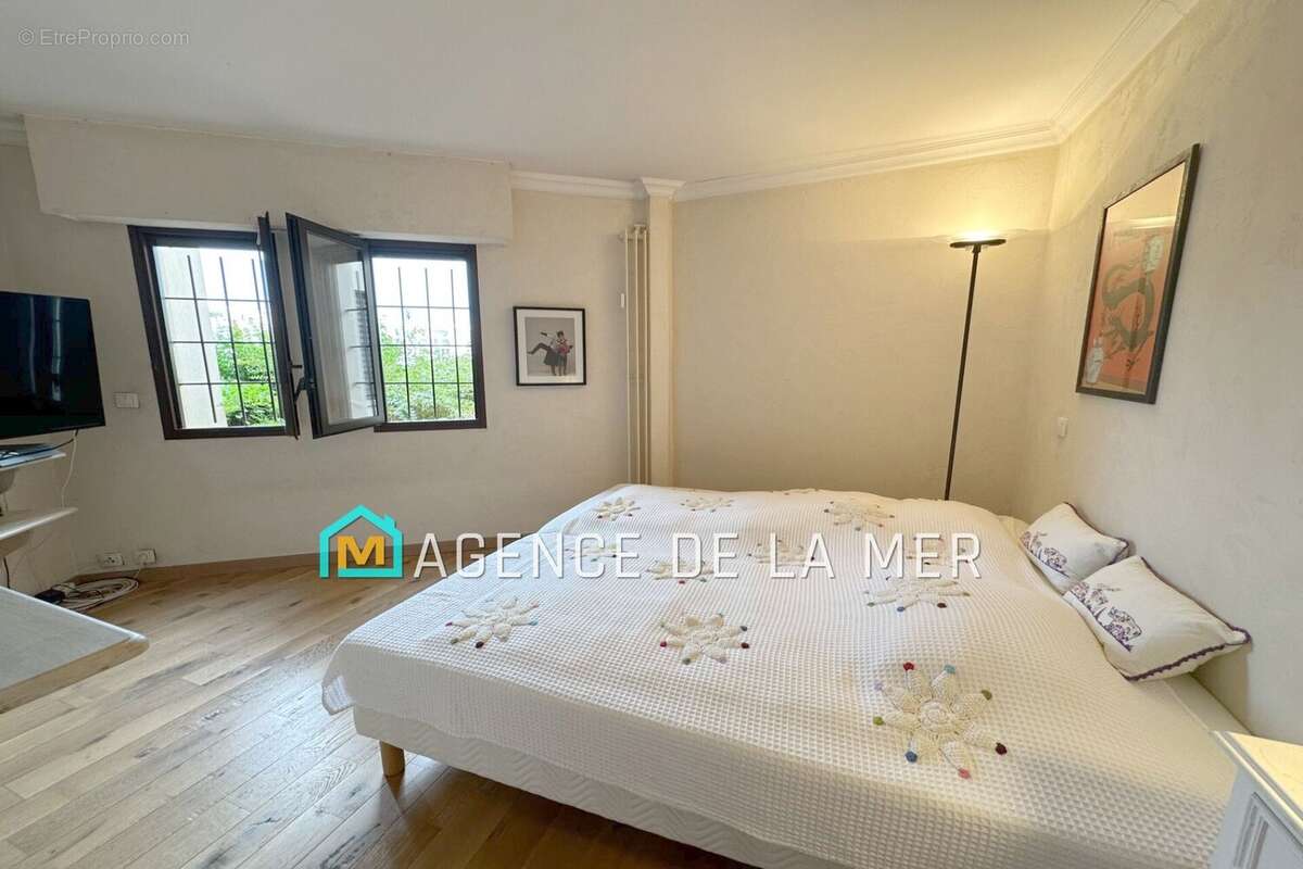 Appartement à MANDELIEU-LA-NAPOULE