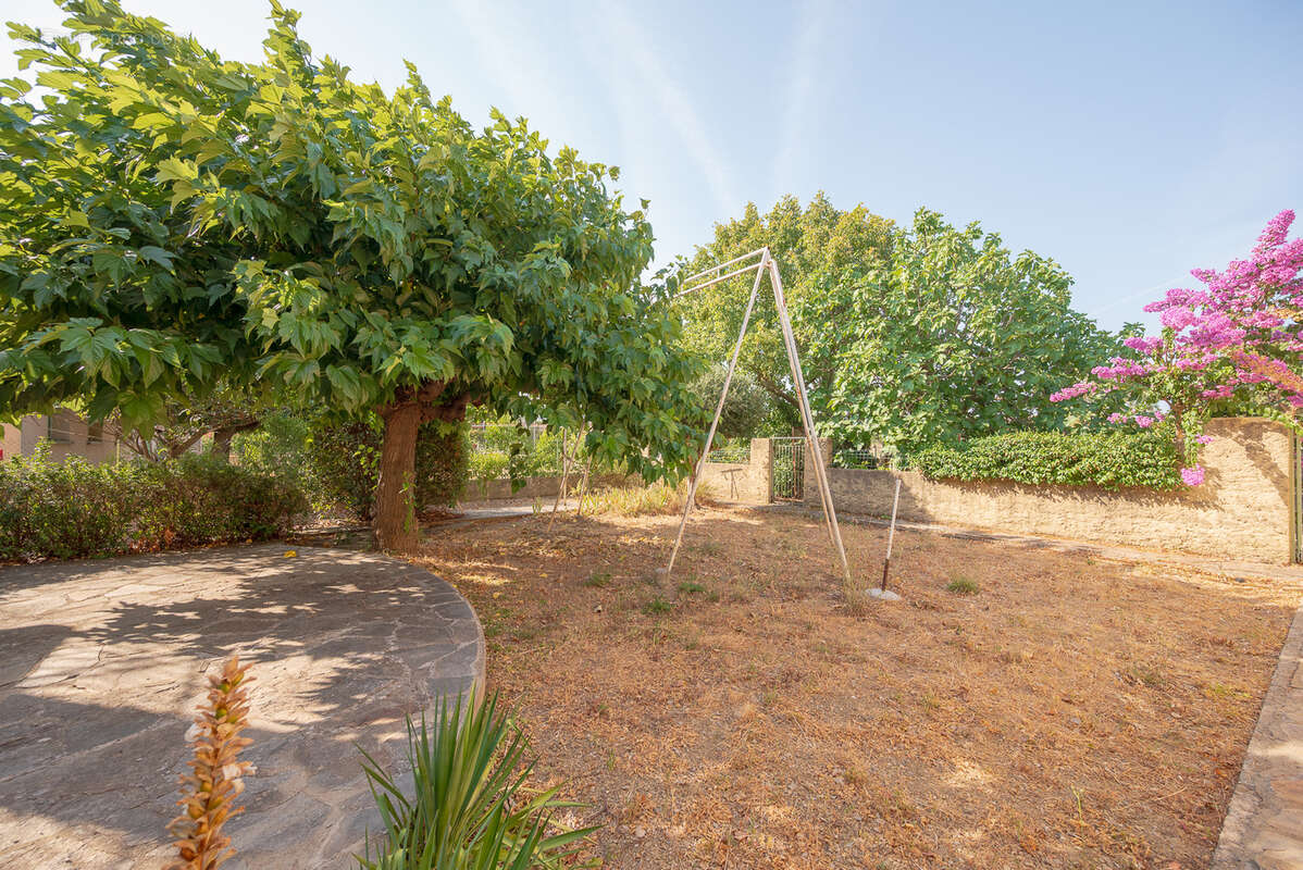 MaisonT5  avec 2 garages sur terrains clos - photo 69