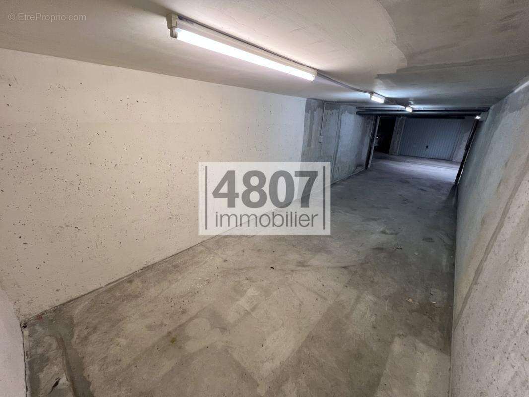 Parking à ANNEMASSE