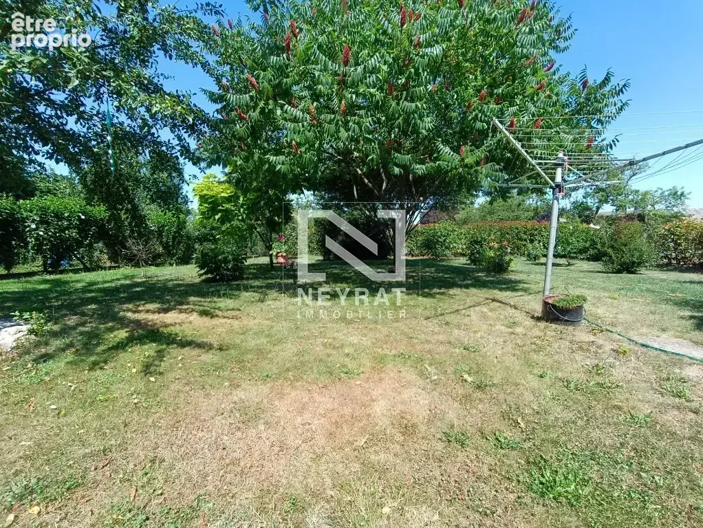 Maison de plein pied avec dépendances et jardin - photo 18