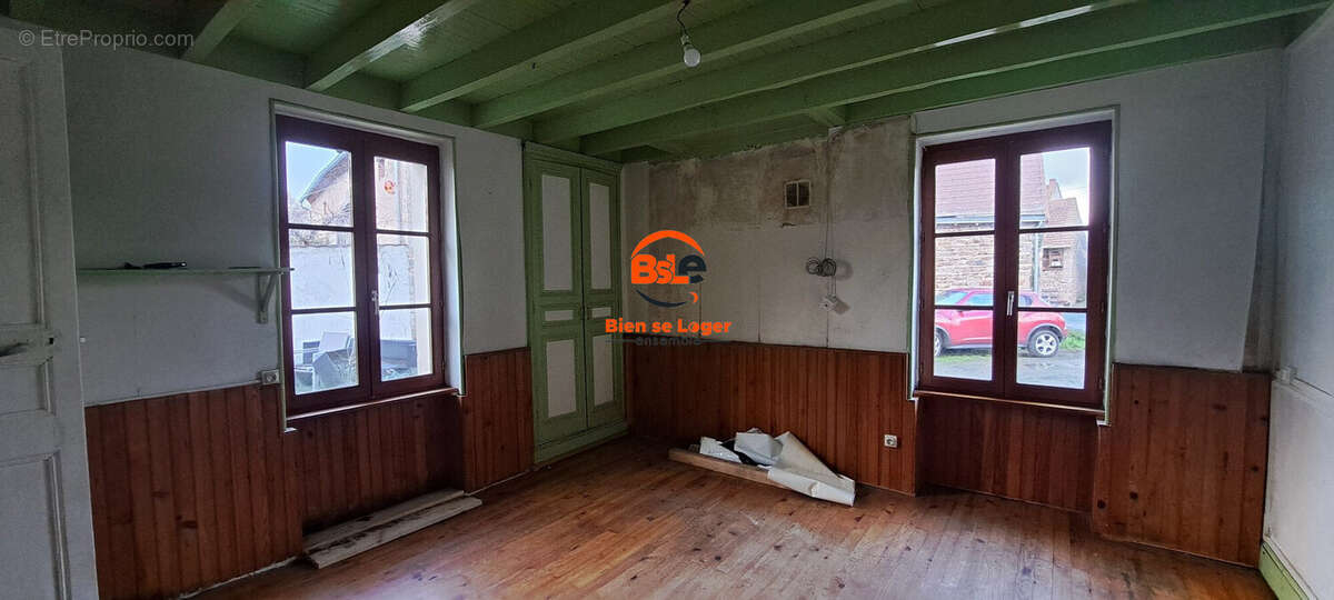 Maison à SAINT-HILAIRE-LA-CROIX