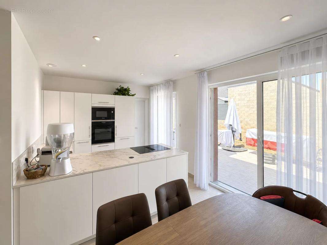 Maison de 6 pièces de 152 m² à Bourges - photo 3