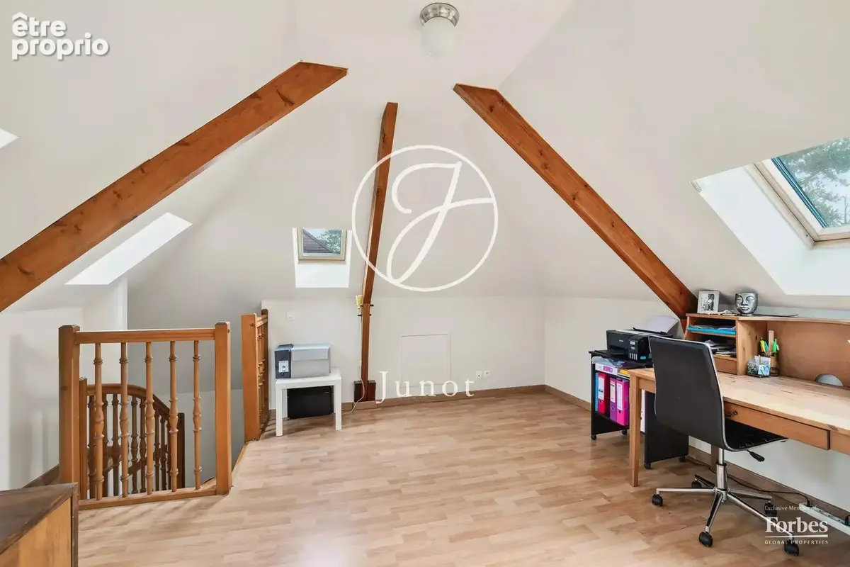 Chatou - GARE - Maison - 4 chambres - 207m² - Terrain 240m². - photo 14