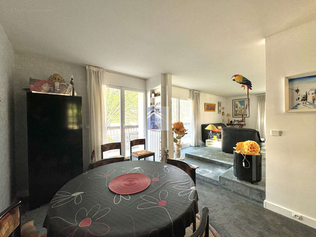 Appartement à COURBEVOIE