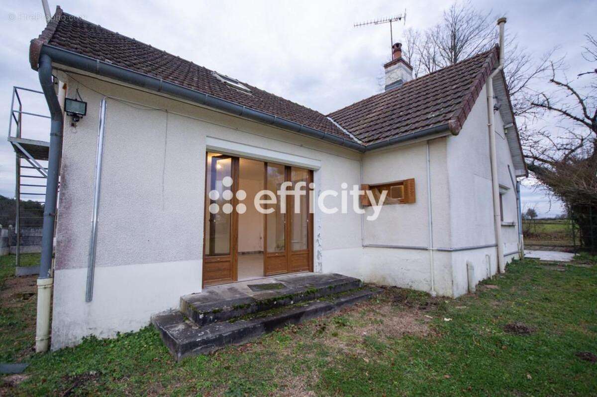 Maison à LA NOCLE-MAULAIX