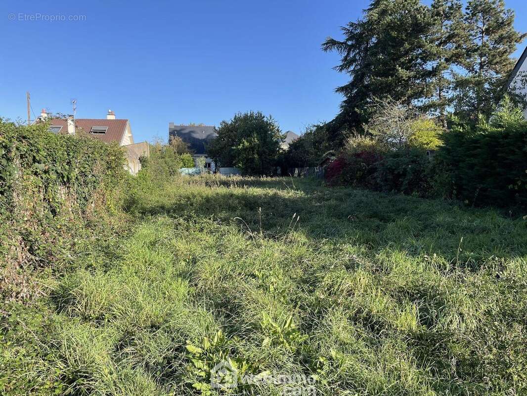 beau terrain constructible. - Terrain à SAINTE-LUCE-SUR-LOIRE