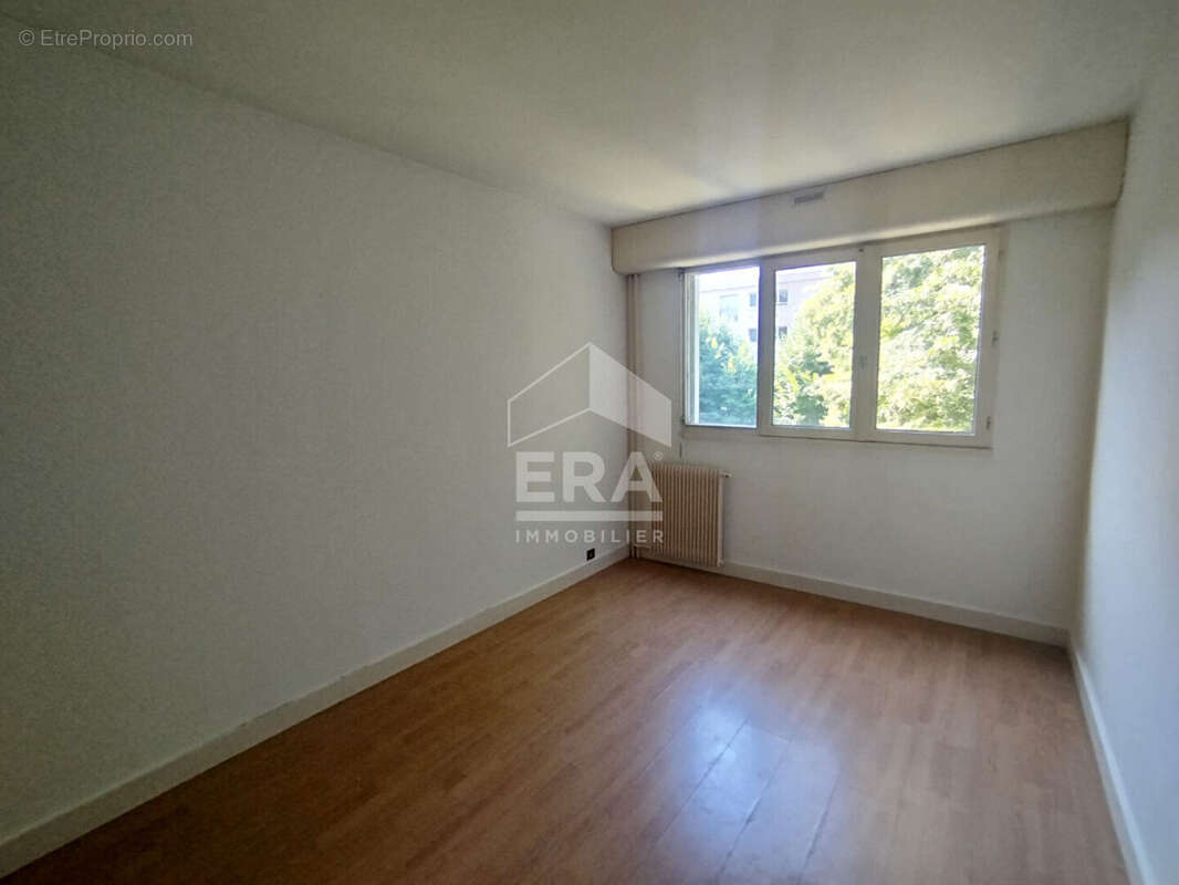 Appartement à LE PLESSIS-BOUCHARD