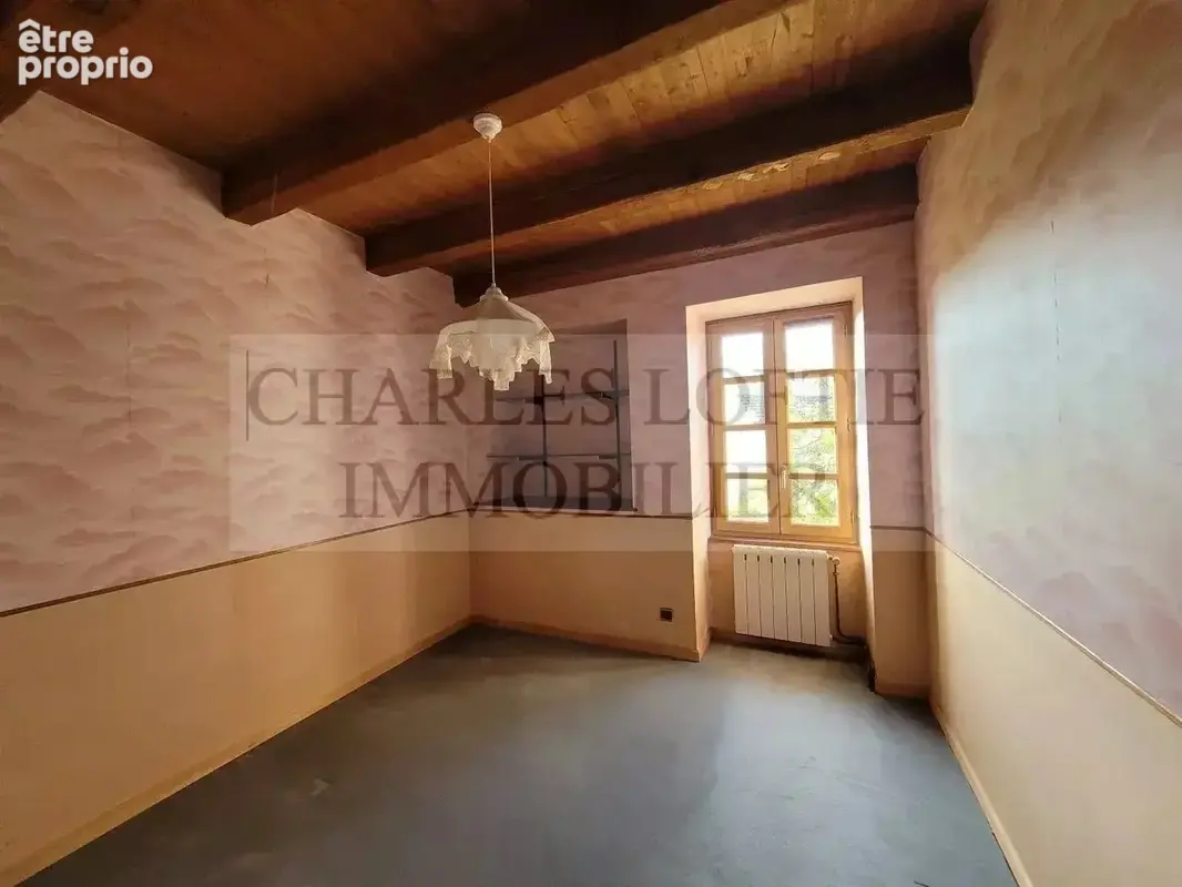 Ancien corps de ferme sur un terrain de plus de 3000 m² - photo 4