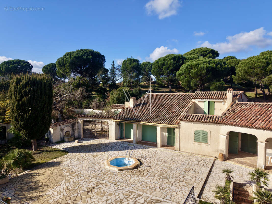 Maison à PLAN-DE-LA-TOUR