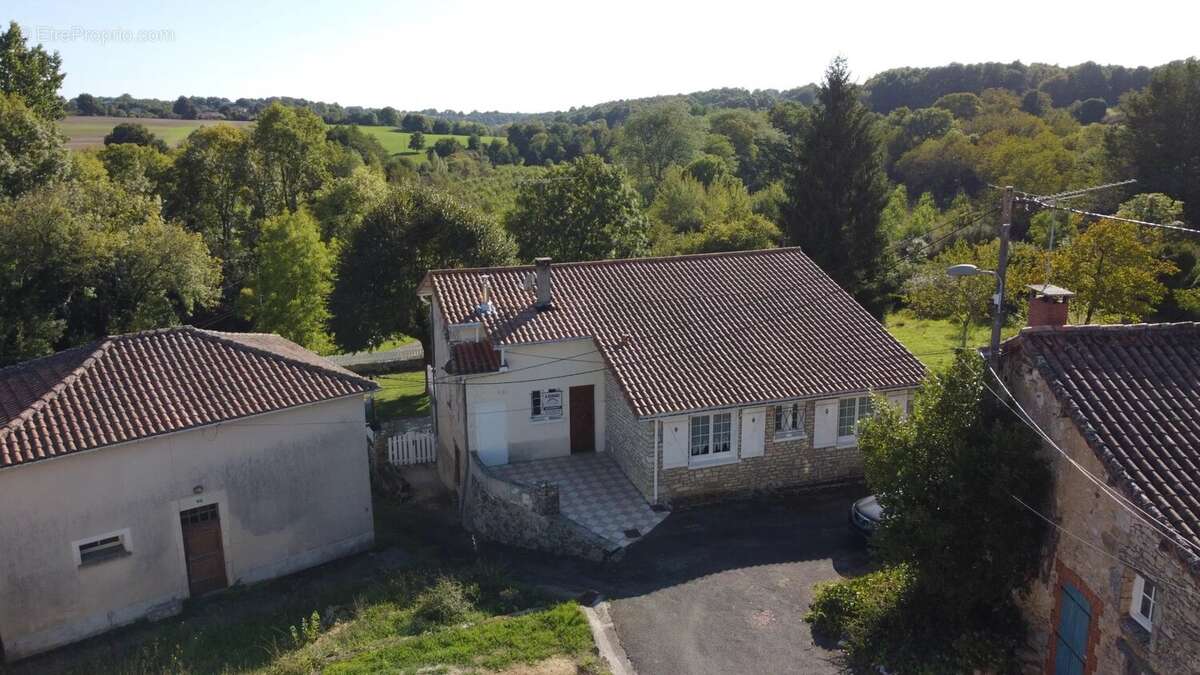Maison à SAINT-CLAUD