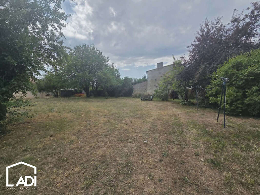 SAINT-MAIXENT-L'ÉCOLE ! Le charme de l'ancien vous attend ! - photo 13