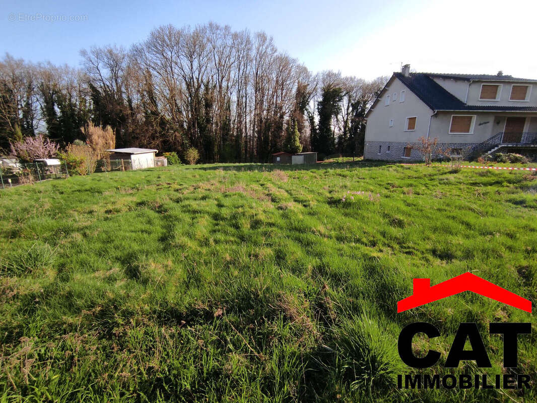 Terrain à VERNOU-LA-CELLE-SUR-SEINE