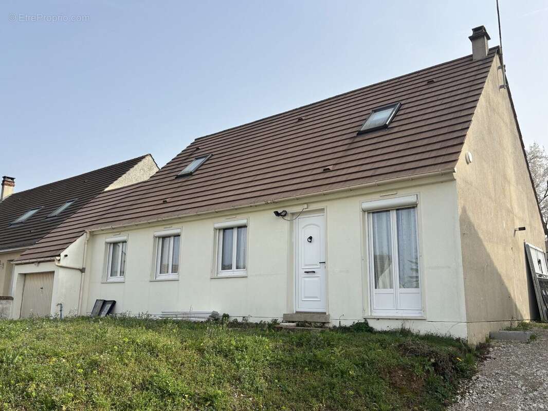 Maison à REMY