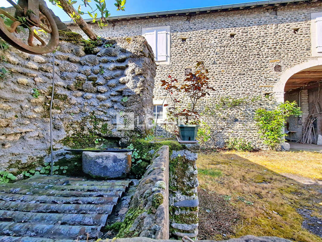 Maison à MEILLON