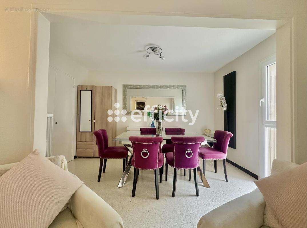 Appartement à VALLAURIS