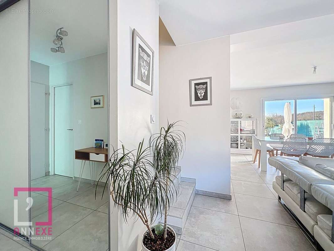 Maison à FONTAINES-SAINT-MARTIN