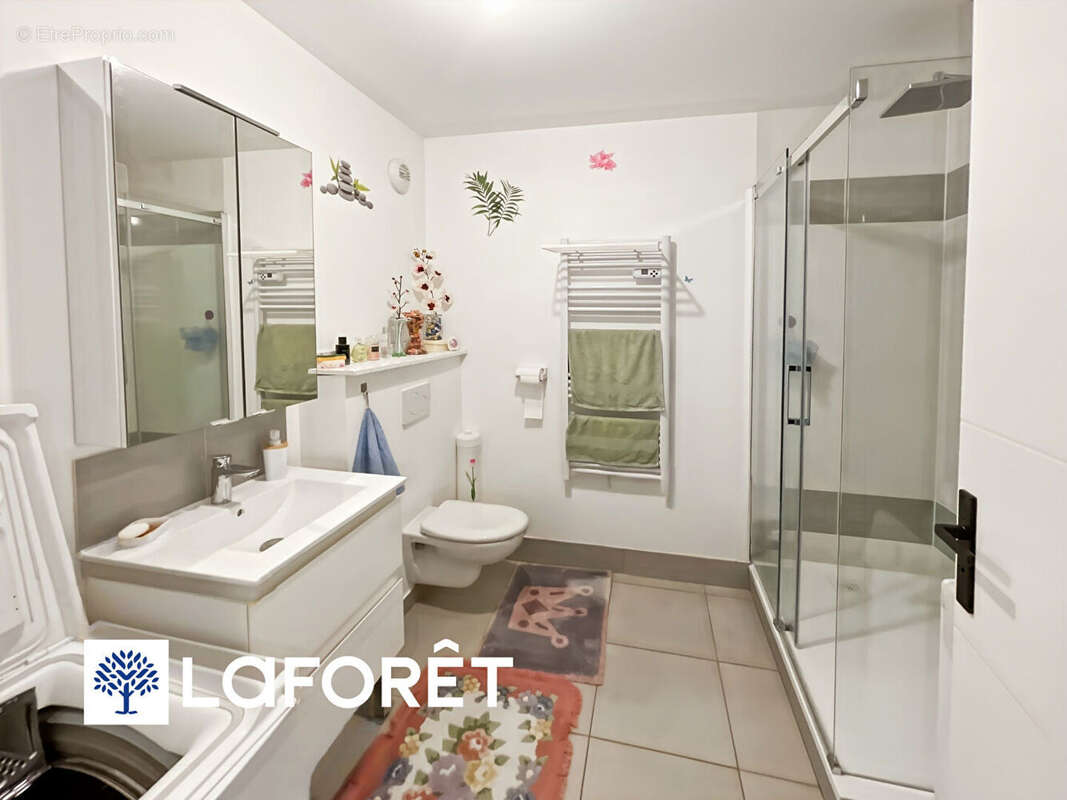 Appartement à SAINTE-GENEVIEVE-DES-BOIS