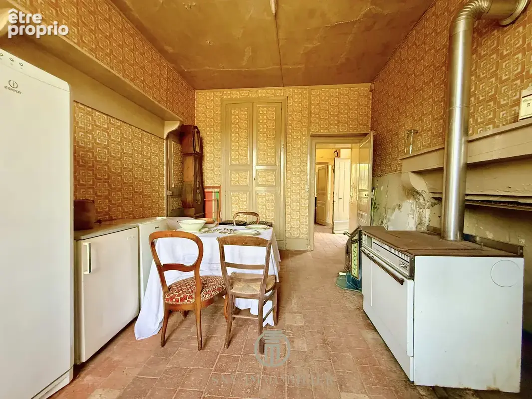 Propriété rare avec maison de maître, corps de fermé loué, tourelle et de nombreuses dépendances - photo 12
