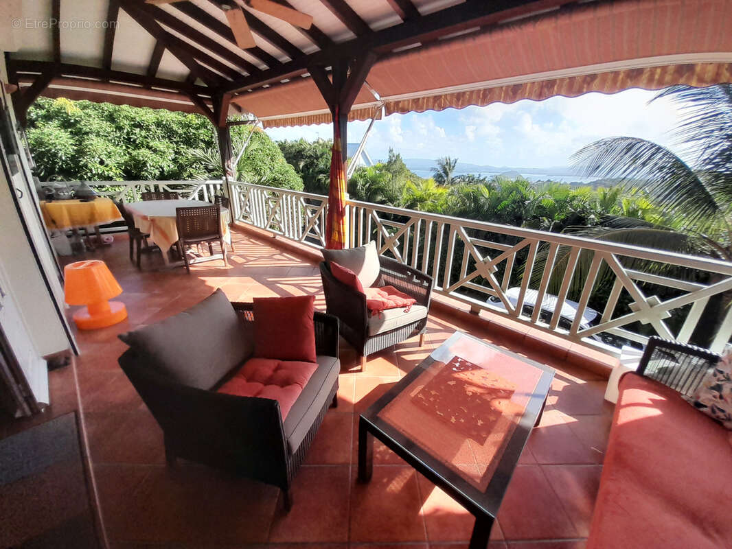 Maison à LES TROIS-ILETS