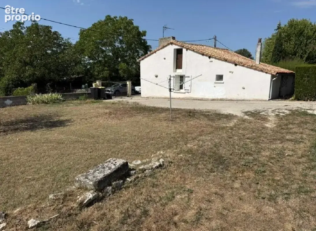 Maison 3 pièces 81 m² à vendre à Ruffec (16700) - photo 3