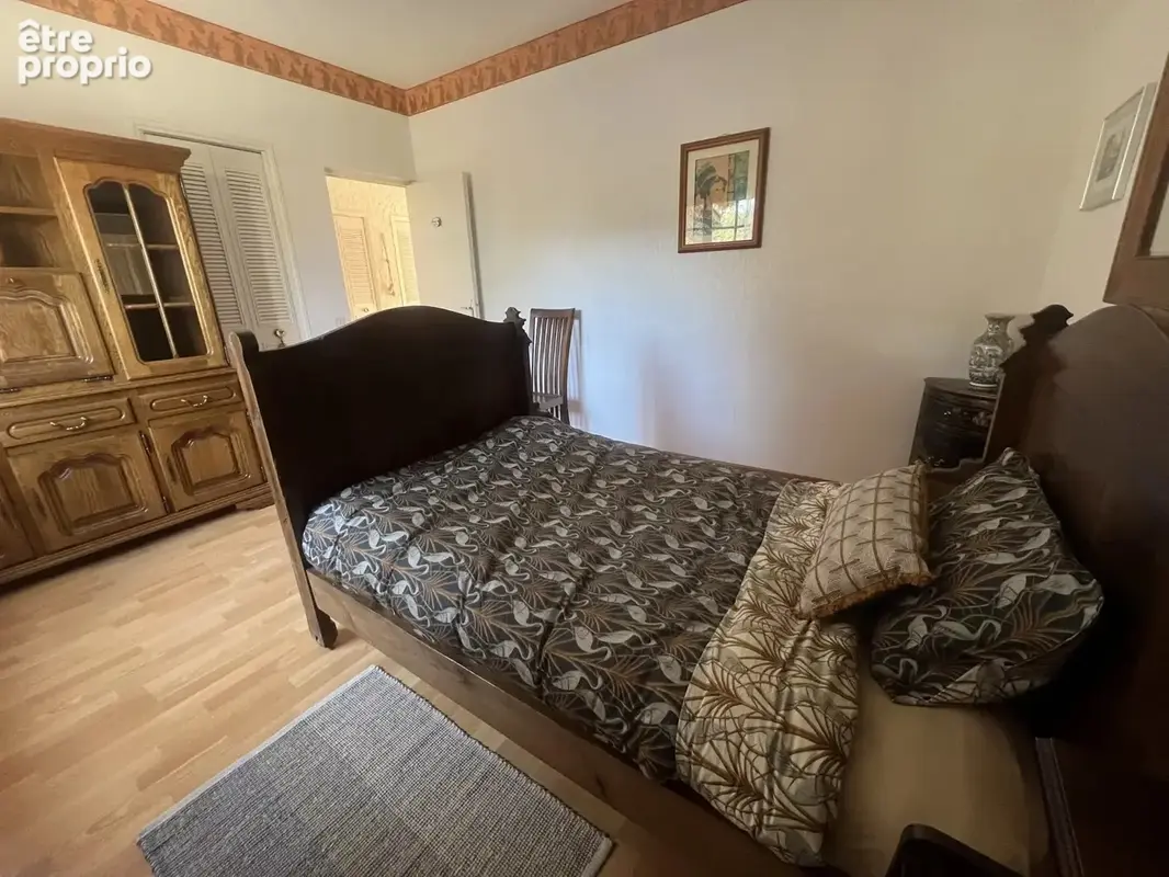 Belle Propriété Indépendante de 5 Chambres Avec Piscine, Vues et Garage - photo 9