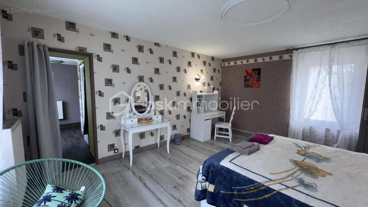 Maison à MONTHERME