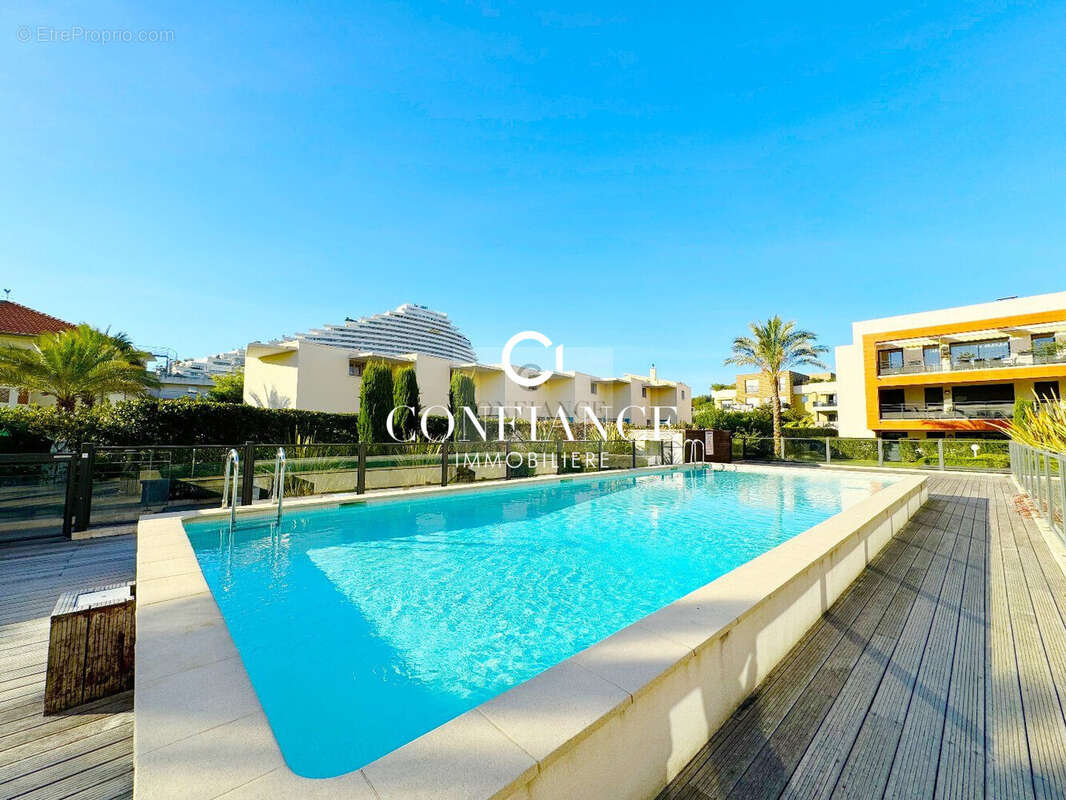 Appartement à VILLENEUVE-LOUBET