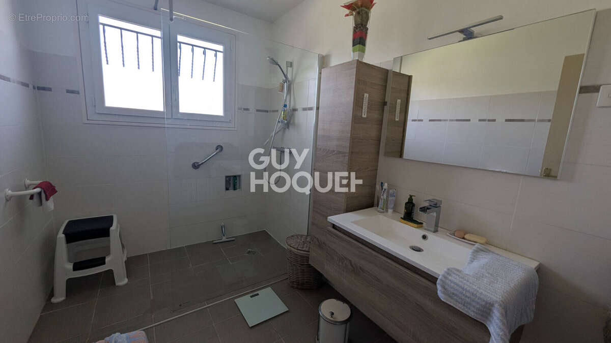 Maison à SAINT-BRIS-LE-VINEUX