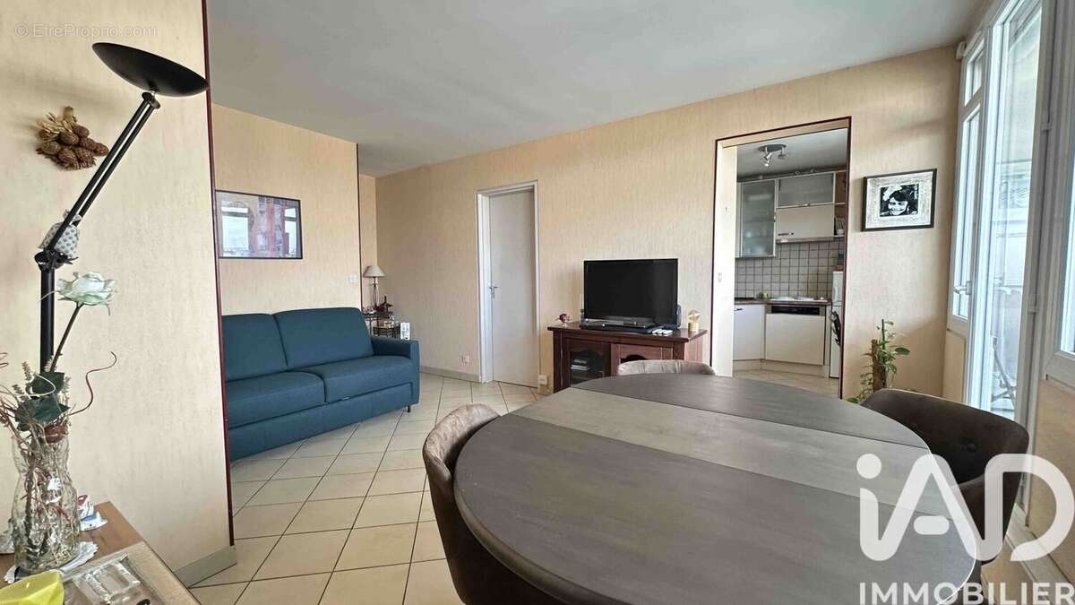 Photo 2 - Appartement à HOUILLES
