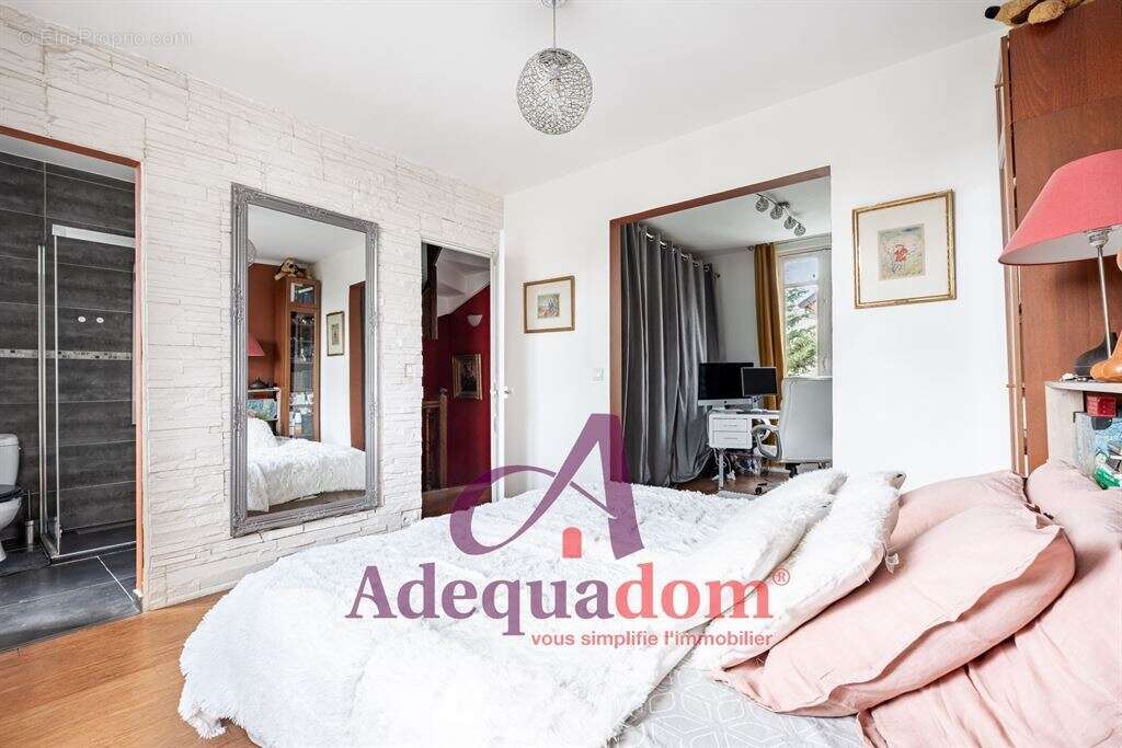 Maison à ASNIERES-SUR-SEINE