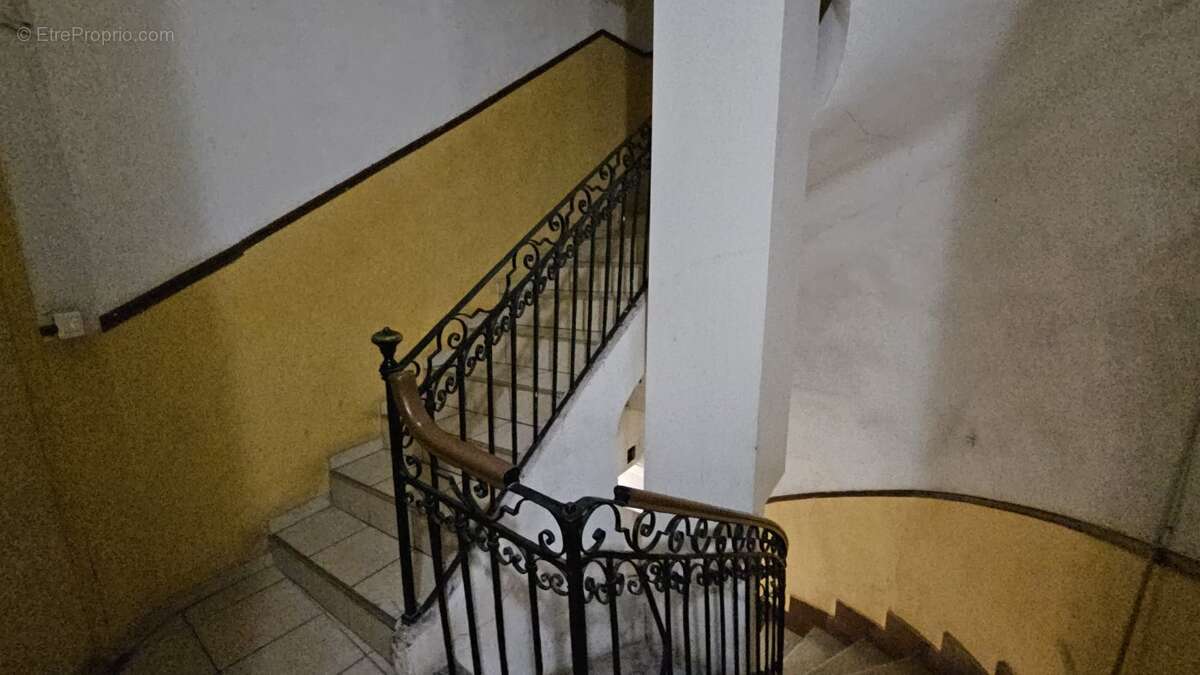 Appartement à MARSEILLE-1E