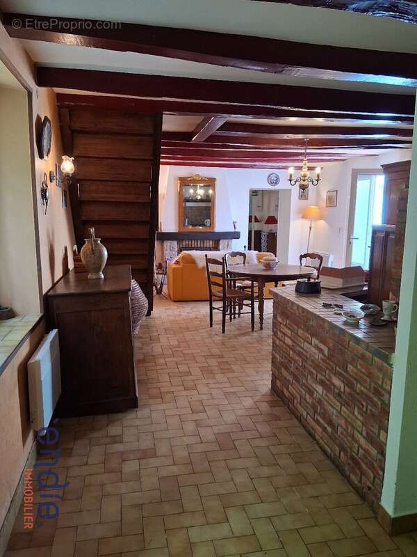 Maison à SAINT-BONNET-TRONCAIS