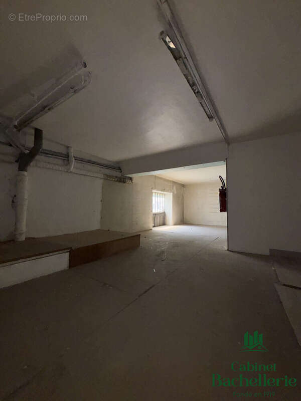Commerce 246 m² à Marseille-4e  - photo 7