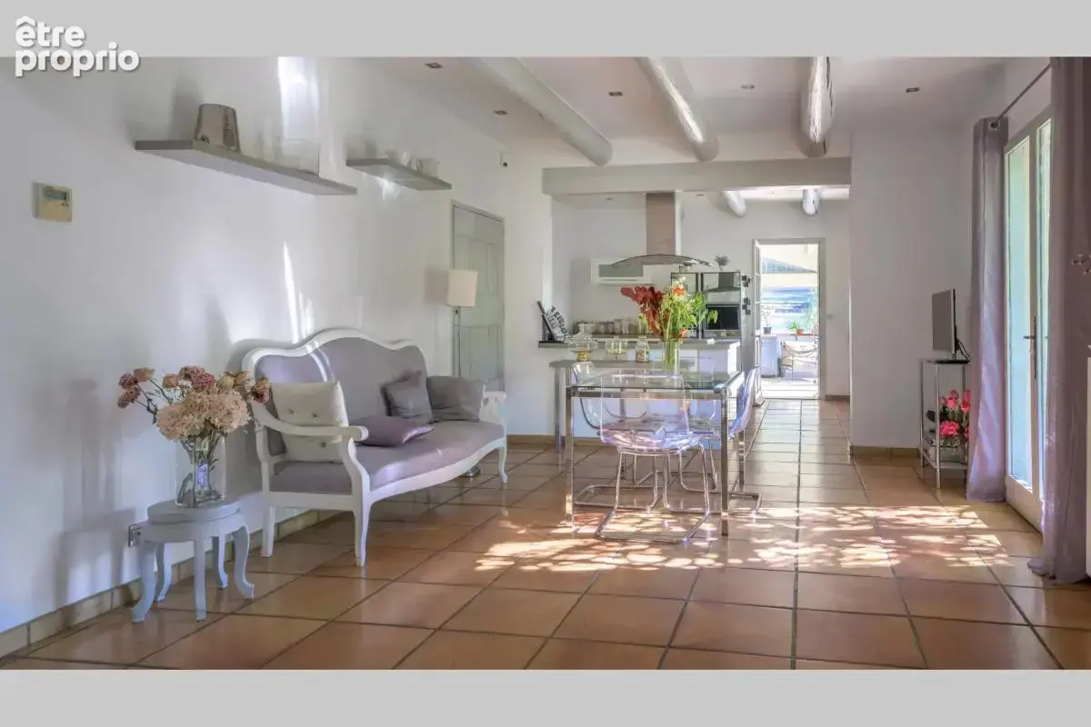 Maison 9 pièces 265 m² à vendre à Rognes (13840) - photo 9