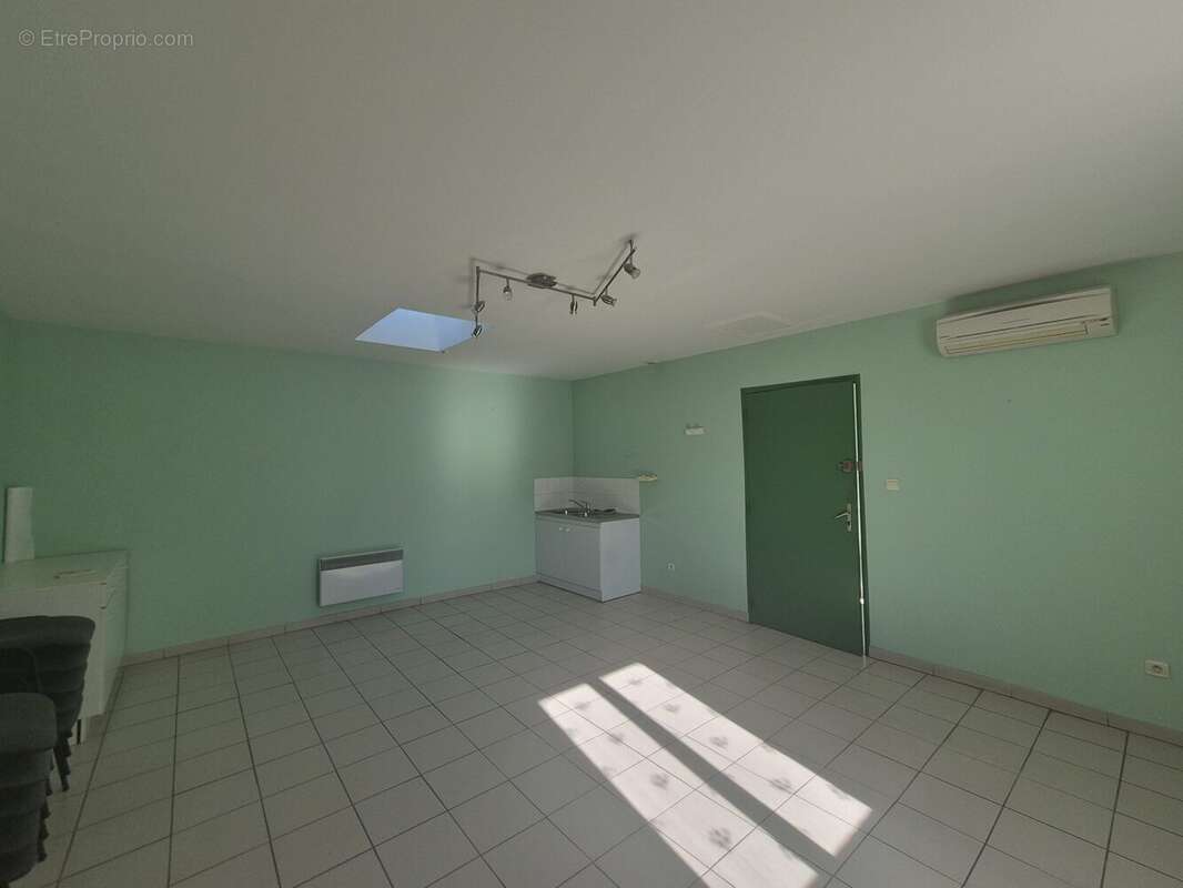 Commerce à LESCURE-D&#039;ALBIGEOIS