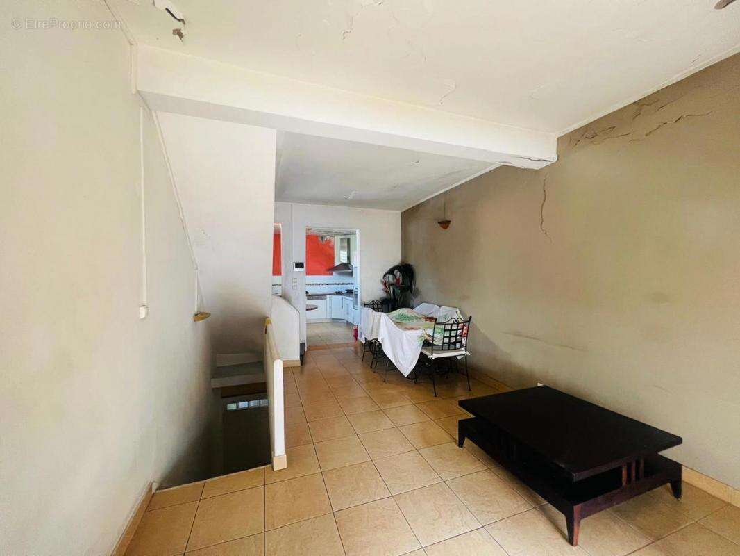 Commerce à POINTE-A-PITRE