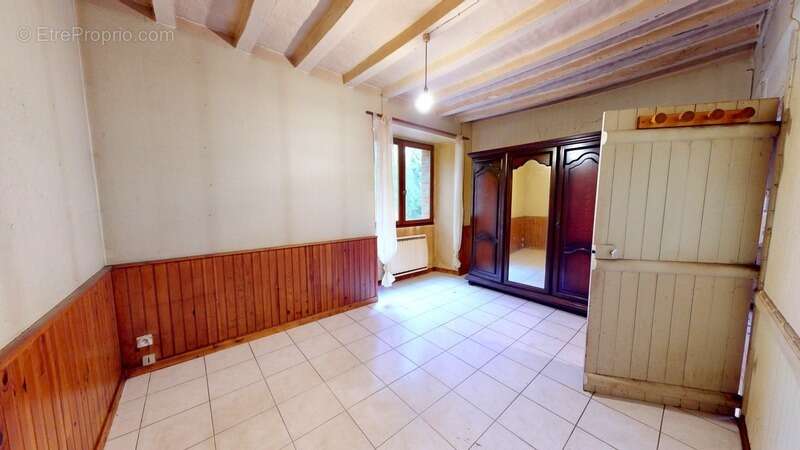 Maison à LA CHAPELLE-GLAIN