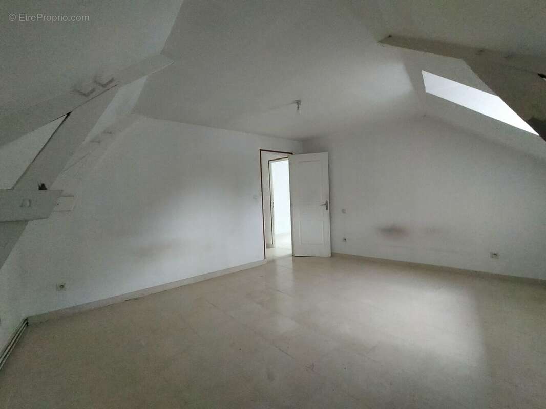 Maison à vendre Mont Saint Jean chambre