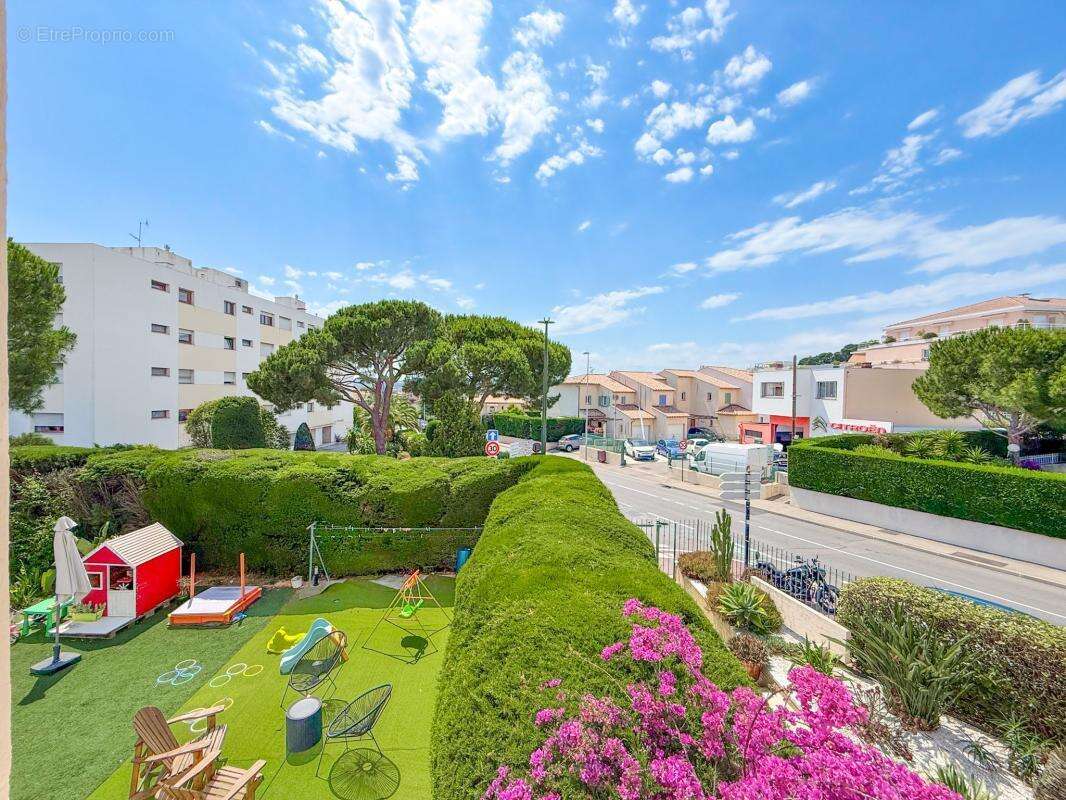 Appartement à SAINT-LAURENT-DU-VAR