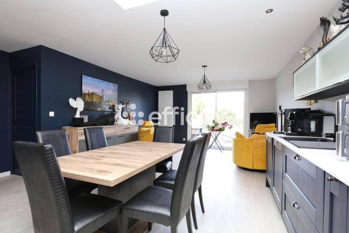 Maison à PECQUENCOURT