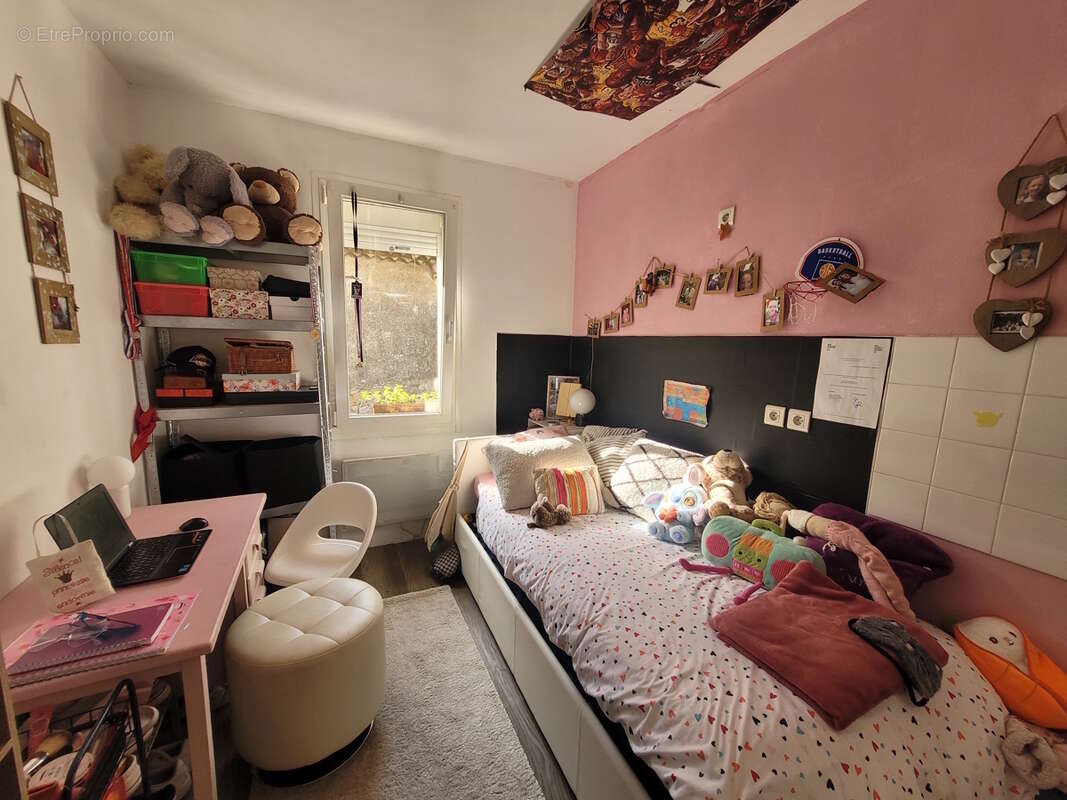 Appartement à SAINT-GENIES-DE-FONTEDIT